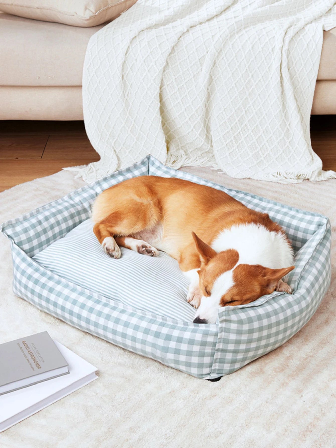 “Comfy Pet Bed – Soft, Washable & Size-Friendly”