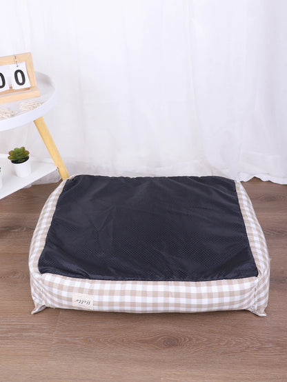 “Comfy Pet Bed – Soft, Washable & Size-Friendly”