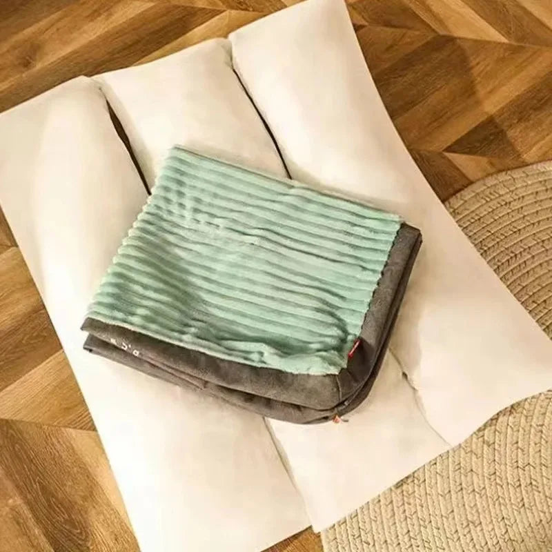 “Holiday Cozy Bed – For Puppies & Dogs”
